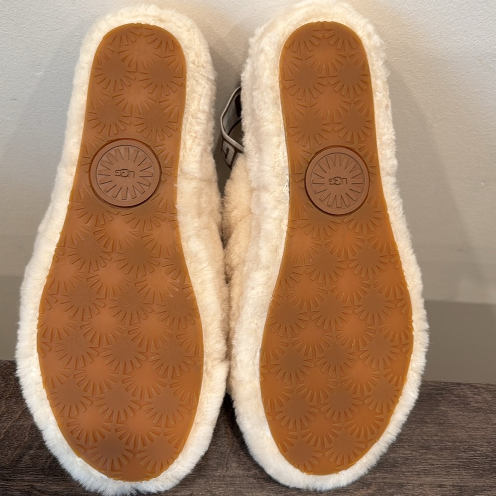 UGG Fluffy Tan Slippers - Picture 6 of 6